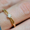verlobungsring "iva" aus fairtrade gold mit diamant